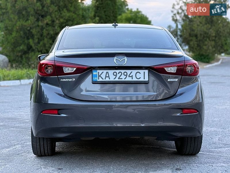 Седан Mazda 3 2014 в Тараще
