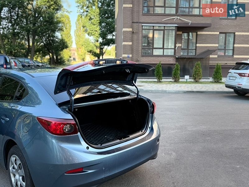 Седан Mazda 3 2014 в Чернігові