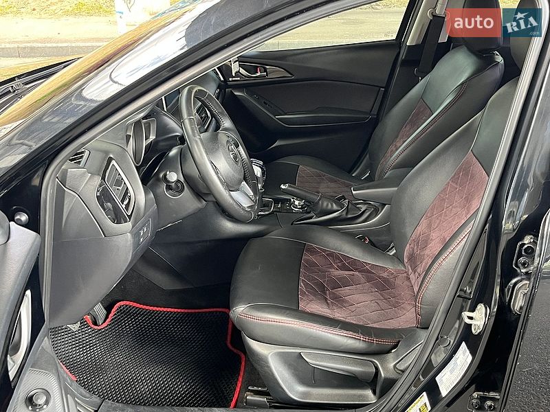 Седан Mazda 3 2015 в Одессе