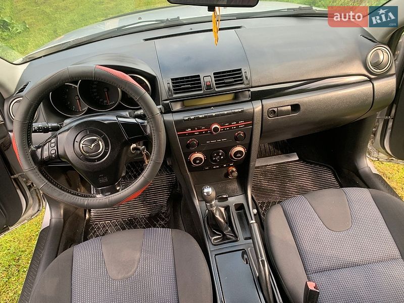 Хэтчбек Mazda 3 2005 в Коломые