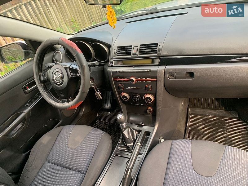Хэтчбек Mazda 3 2005 в Коломые