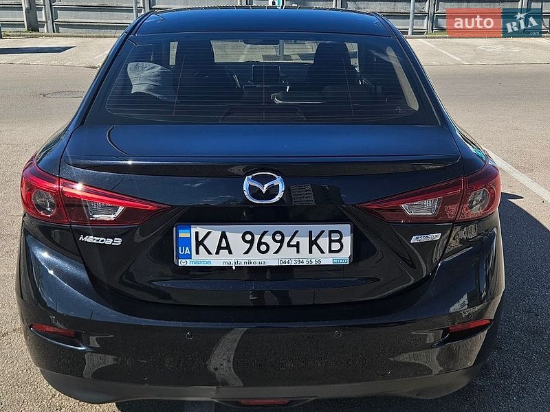 Седан Mazda 3 2015 в Путивле