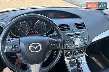 Седан Mazda 3 2010 в Киеве