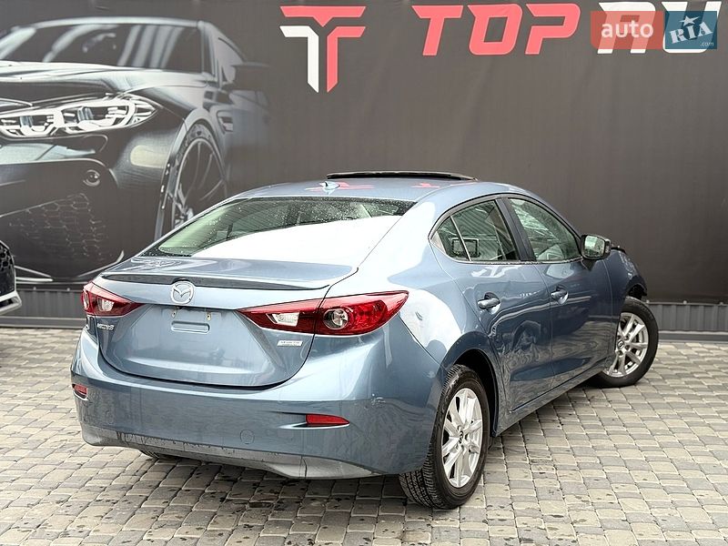 Седан Mazda 3 2015 в Львове
