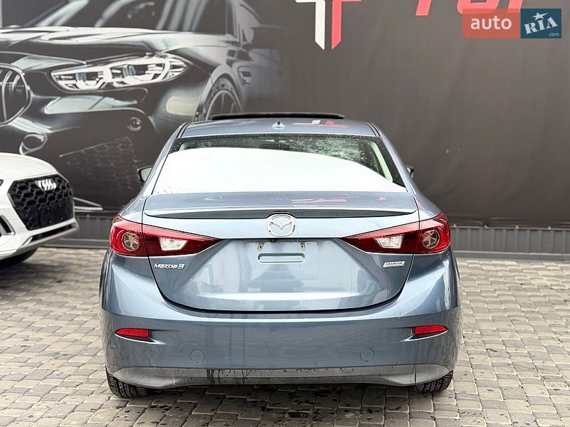 Седан Mazda 3 2015 в Львове