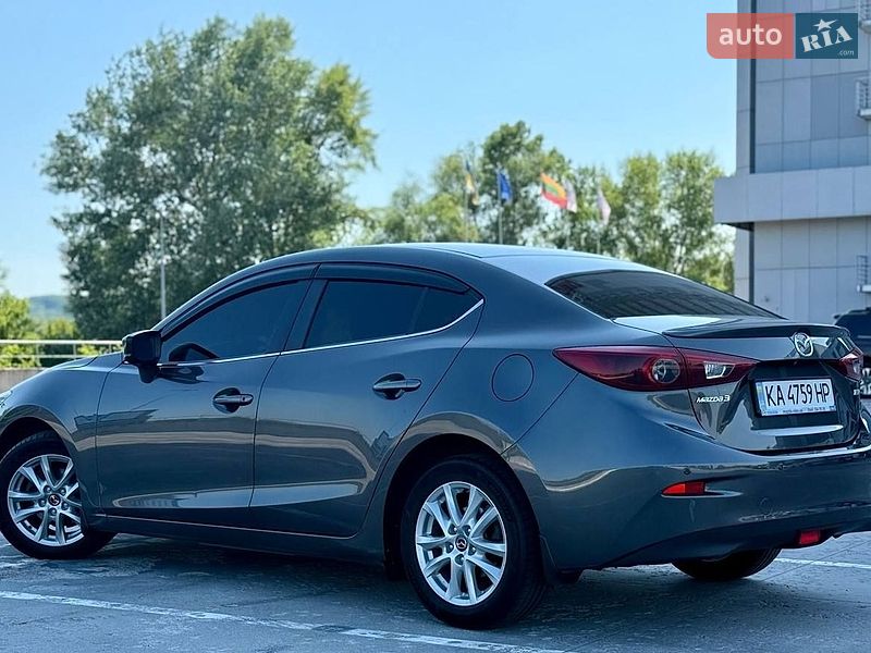 Седан Mazda 3 2018 в Києві