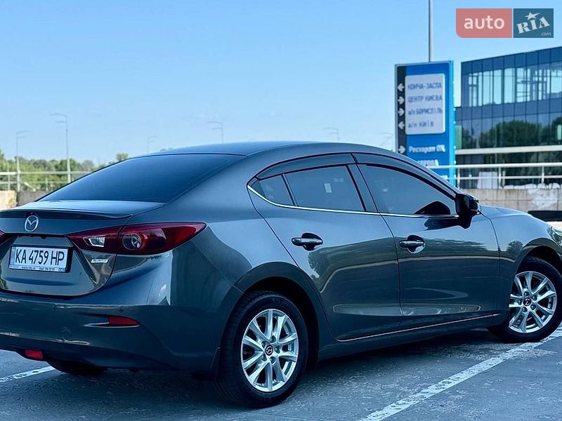 Седан Mazda 3 2018 в Києві