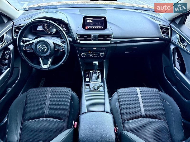 Седан Mazda 3 2018 в Києві