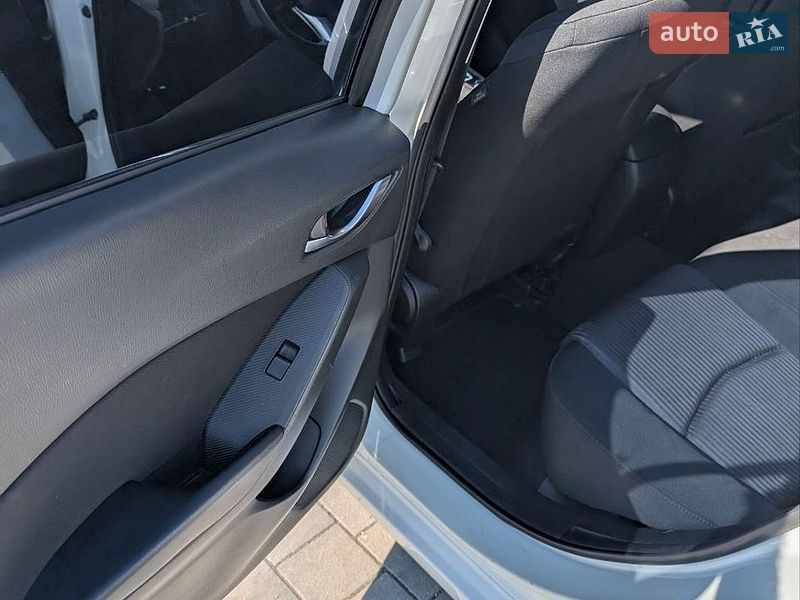 Седан Mazda 3 2013 в Хмельницком