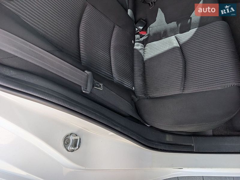 Седан Mazda 3 2013 в Хмельницком