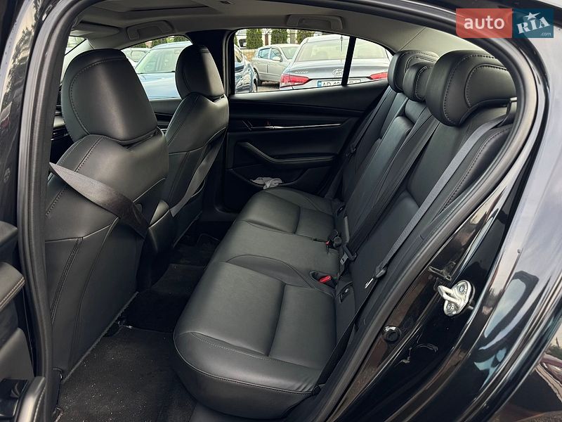 Седан Mazda 3 2024 в Томаковке