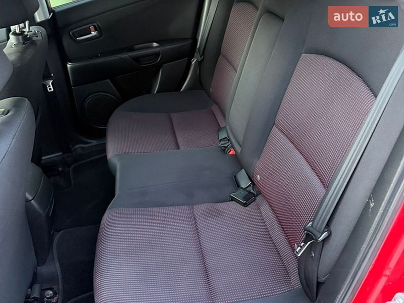 Хэтчбек Mazda 3 2004 в Каменском