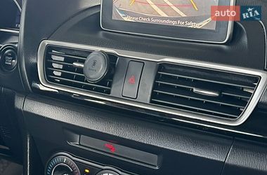 Седан Mazda 3 2015 в Харкові