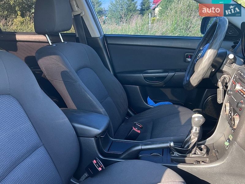 Седан Mazda 3 2005 в Львове