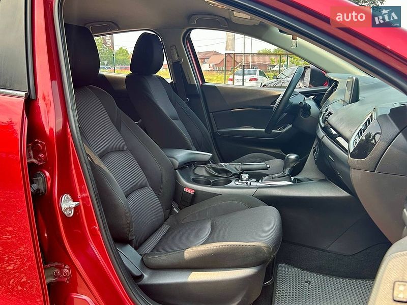Седан Mazda 3 2014 в Киеве