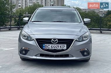 Седан Mazda 3 2015 в Львові