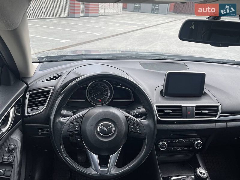 Седан Mazda 3 2015 в Львові