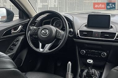 Седан Mazda 3 2015 в Львові