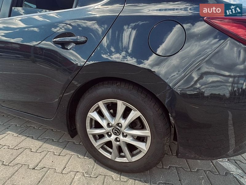 Седан Mazda 3 2015 в Києві