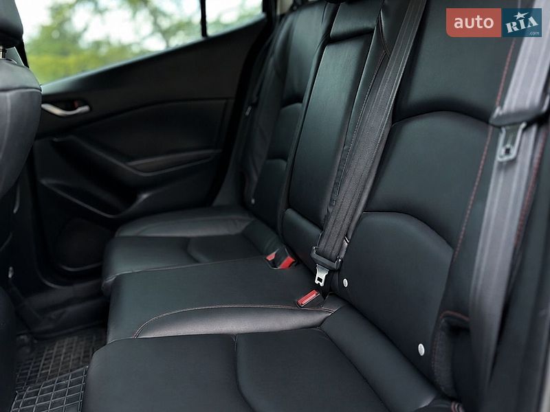 Седан Mazda 3 2013 в Львові