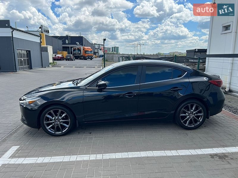 Седан Mazda 3 2017 в Петропавлівській Борщагівці