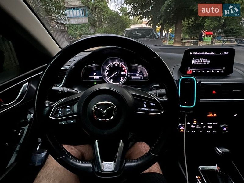 Седан Mazda 3 2017 в Петропавлівській Борщагівці