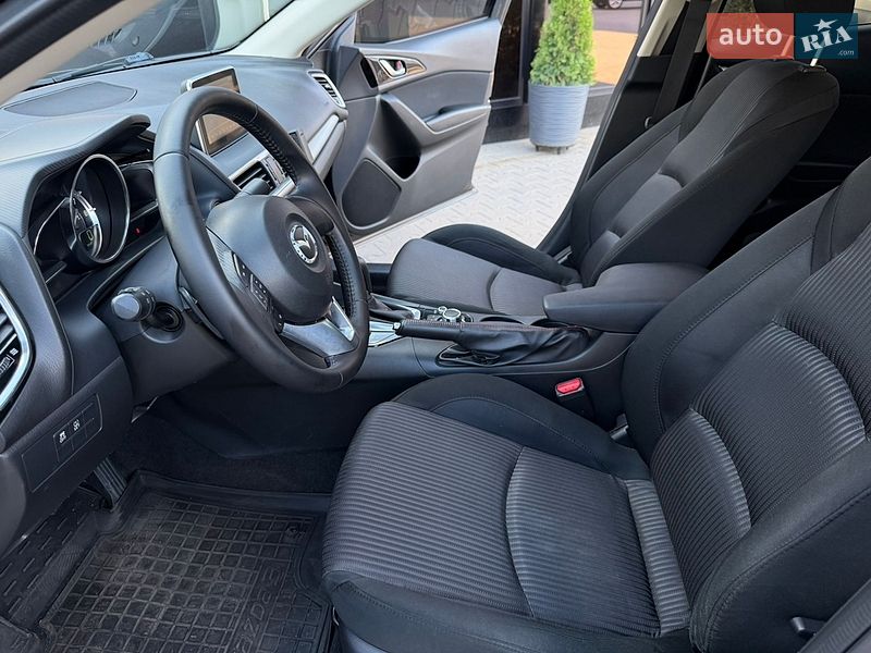 Седан Mazda 3 2014 в Киеве
