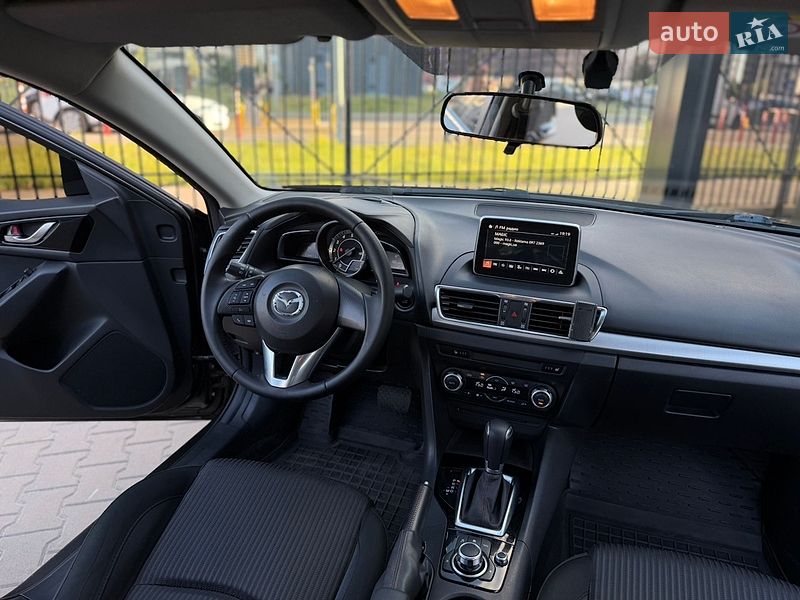 Седан Mazda 3 2014 в Киеве