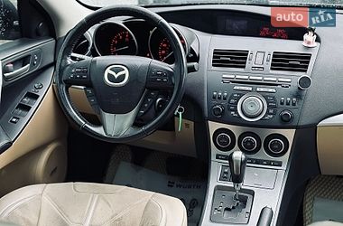 Седан Mazda 3 2011 в Кременчуге