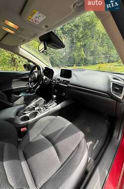 Седан Mazda 3 2017 в Киеве