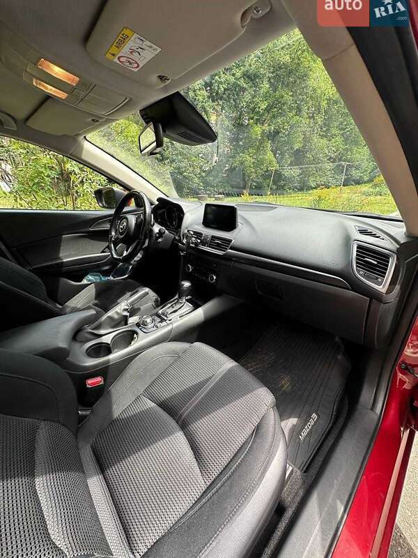 Седан Mazda 3 2017 в Киеве
