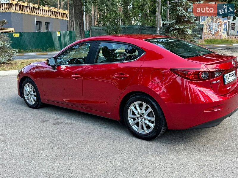 Седан Mazda 3 2015 в Ирпене