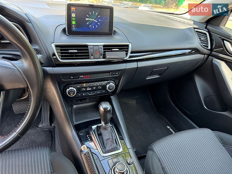 Седан Mazda 3 2015 в Ирпене