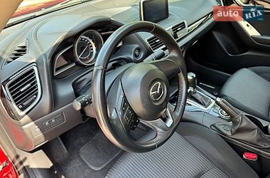 Седан Mazda 3 2015 в Ирпене