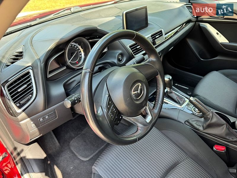 Седан Mazda 3 2015 в Ирпене