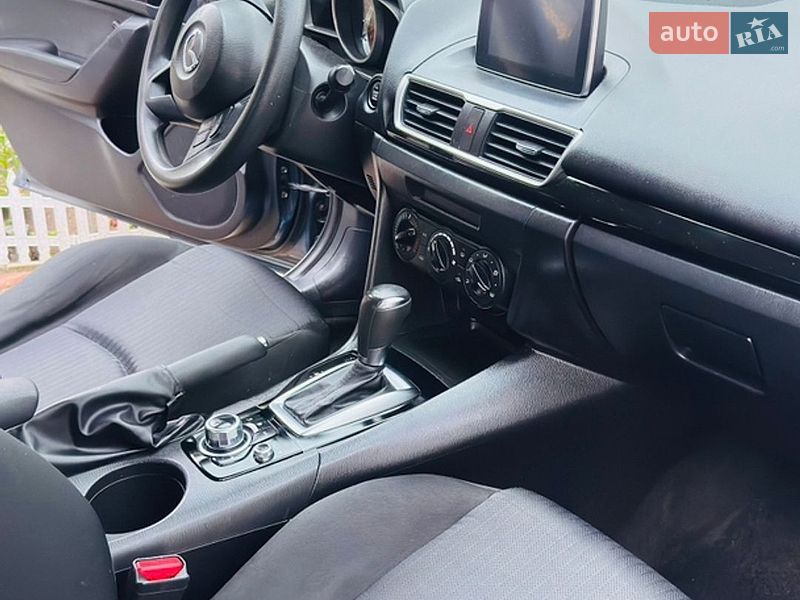Седан Mazda 3 2016 в Києві