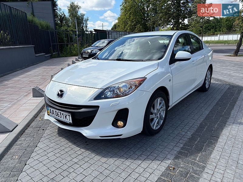 Хэтчбек Mazda 3 2011 в Киеве