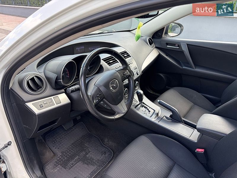 Хетчбек Mazda 3 2011 в Києві фото 11 Хетчбек Mazda 3 2011 в Києві