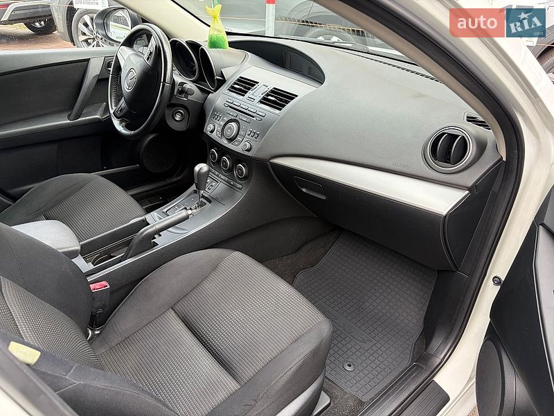 Хэтчбек Mazda 3 2011 в Киеве