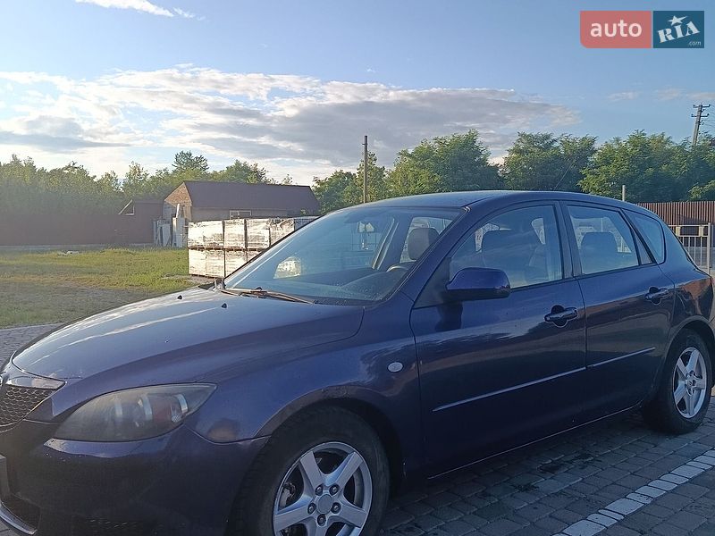 Седан Mazda 3 2004 в Вижнице
