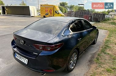Седан Mazda 3 2021 в Умані