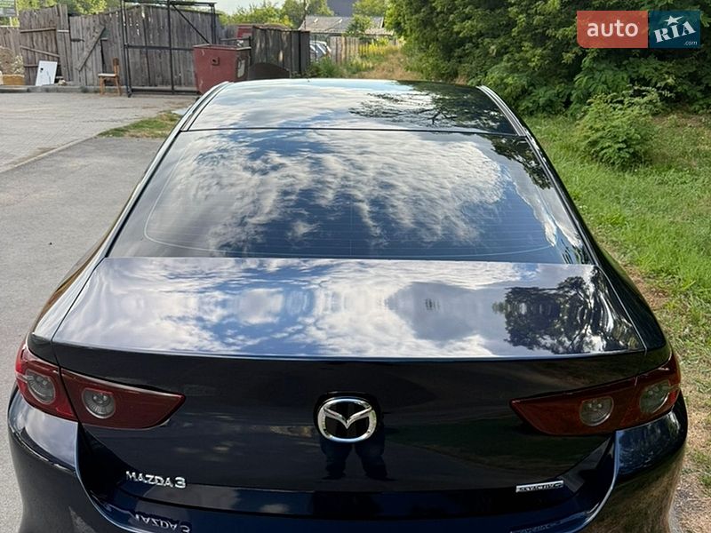 Седан Mazda 3 2021 в Умані