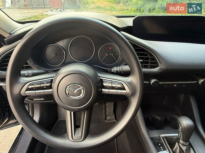 Седан Mazda 3 2021 в Умані