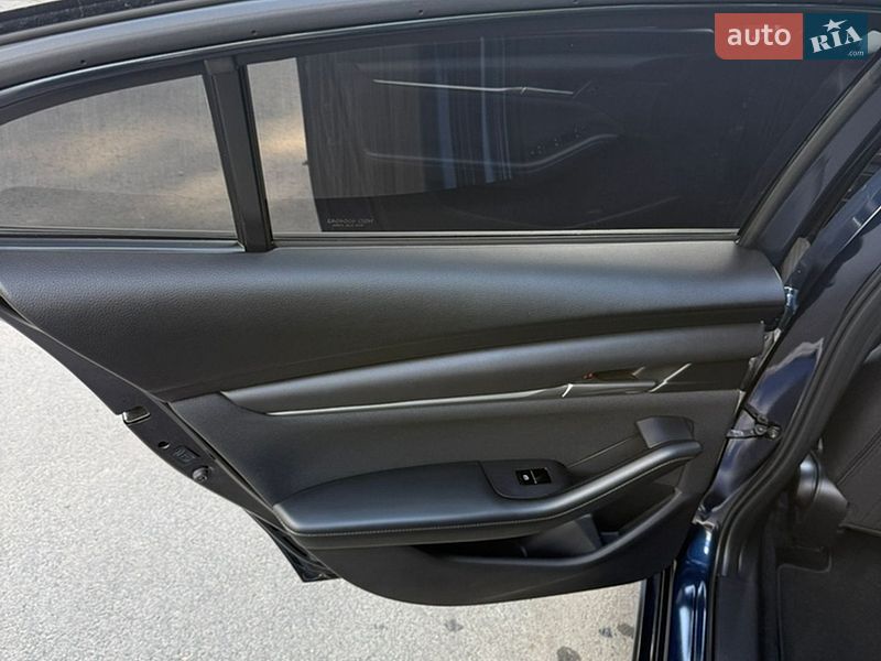 Седан Mazda 3 2021 в Умані