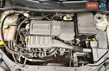 Седан Mazda 3 2006 в Чугуеве