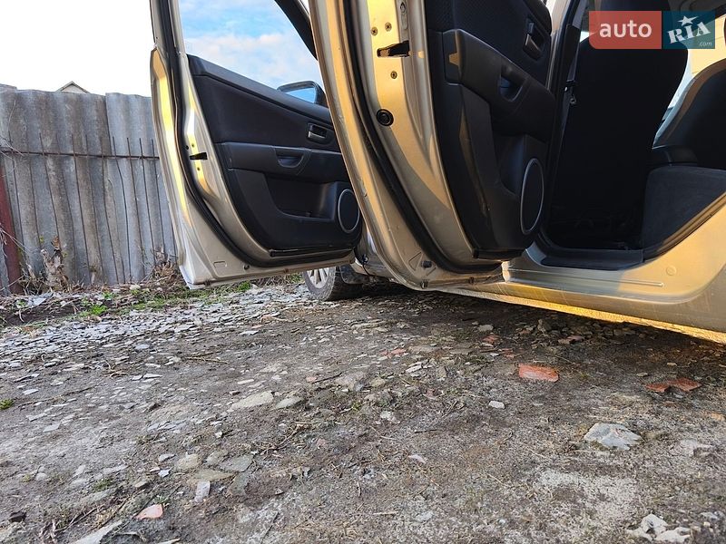 Седан Mazda 3 2006 в Чугуєві