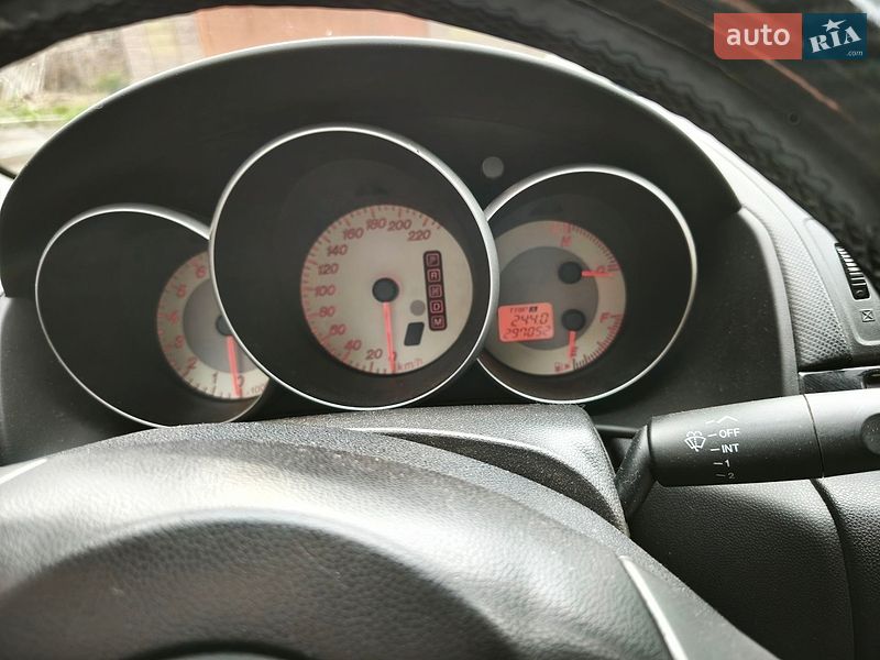 Седан Mazda 3 2006 в Чугуеве