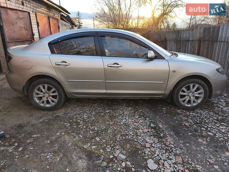 Седан Mazda 3 2006 в Чугуеве