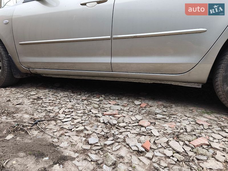 Седан Mazda 3 2006 в Чугуеве