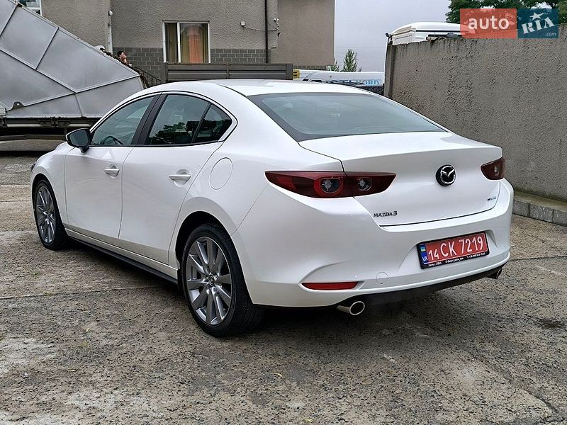 Седан Mazda 3 2022 в Днепре